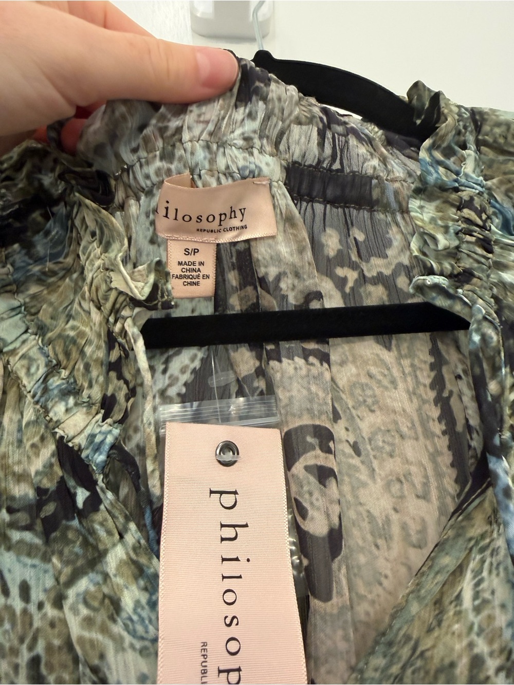 NWT Philosophy Green Paisley Blouse Small - Picture 3 of 6